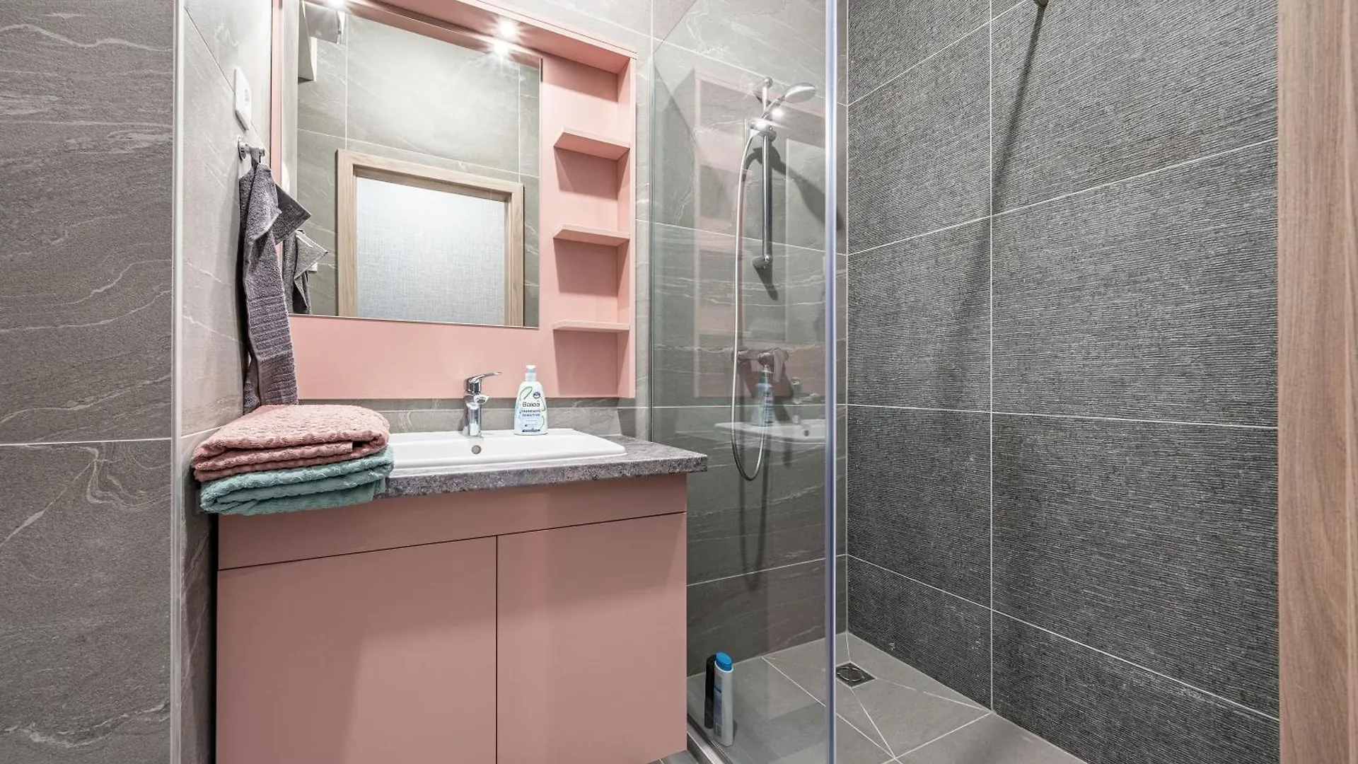 Apartmán Condo With Garage And Balcony In City Center Budapešť