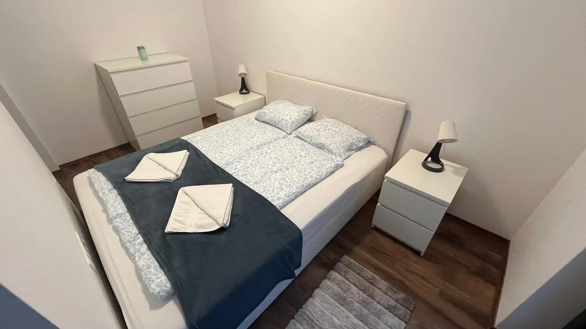 Condo With Garage And Balcony In City Center Budapešť Apartmán