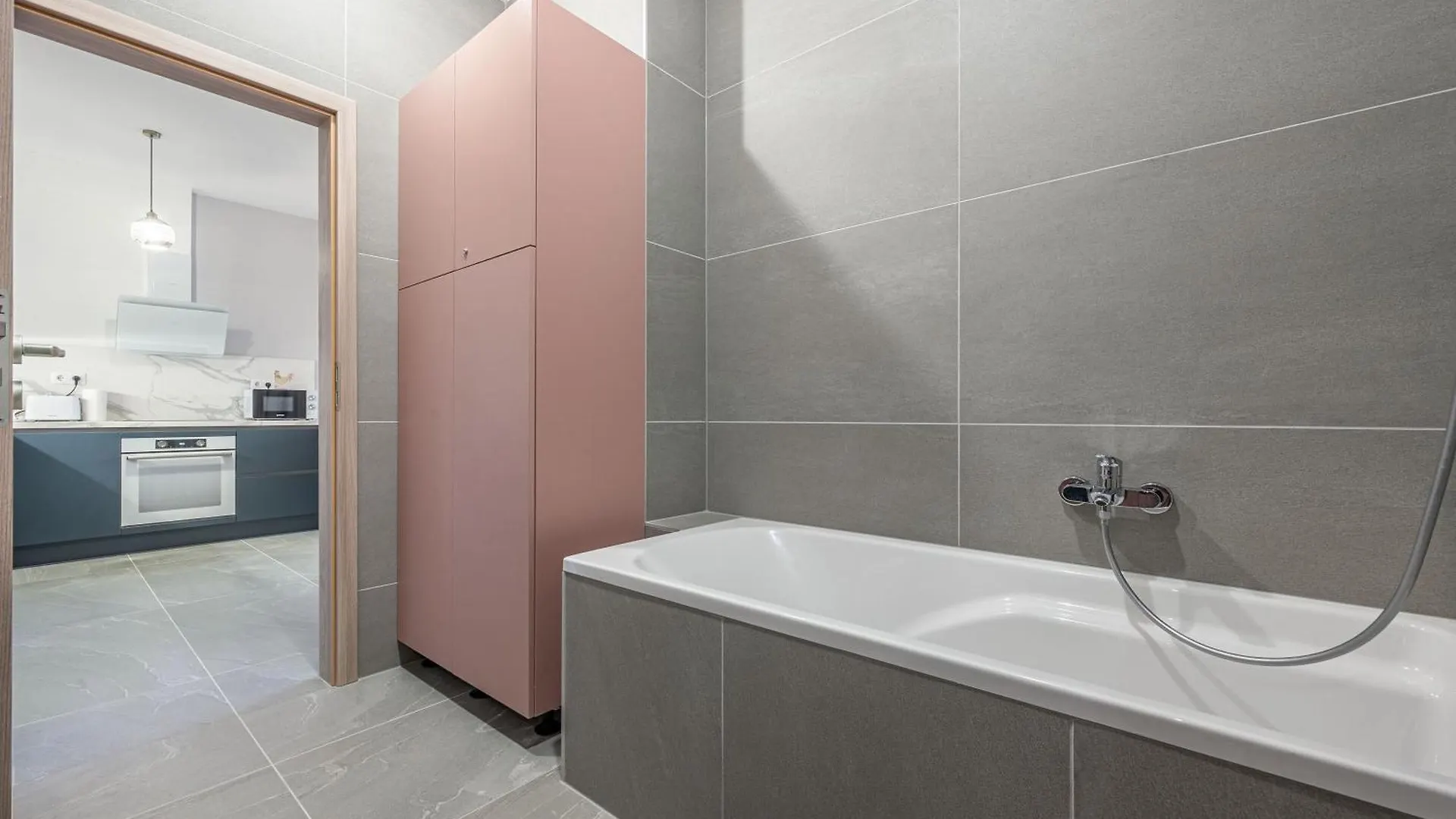 Condo With Garage And Balcony In City Center Budapest Apartment