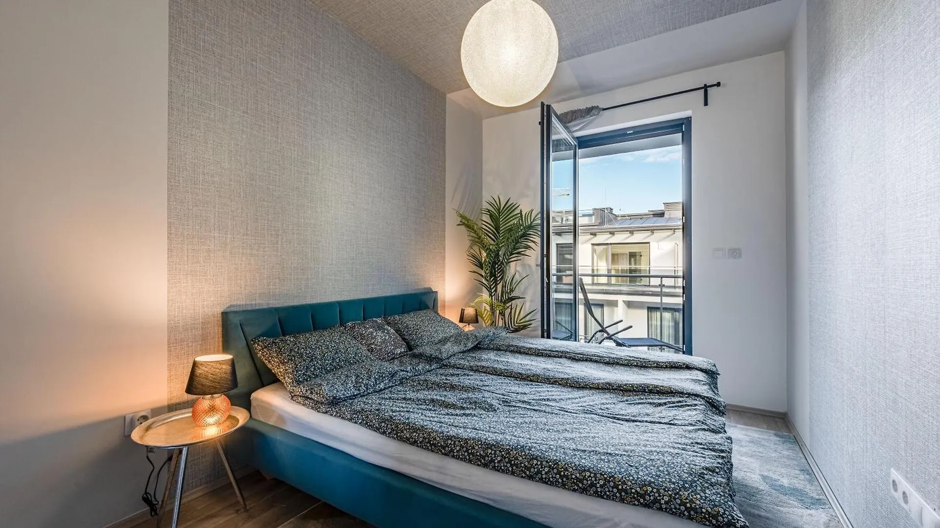 Condo With Garage And Balcony In City Center Budapest Hungary