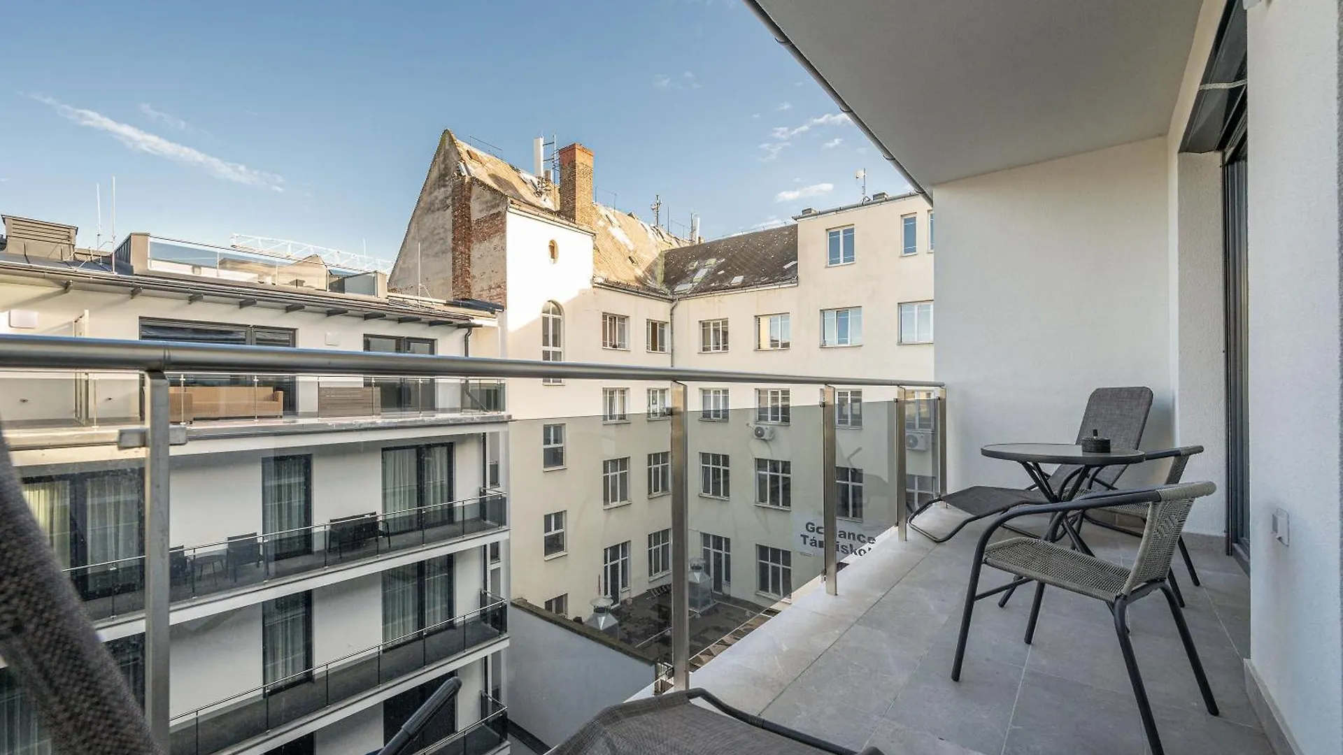 Apartment Condo With Garage And Balcony In City Center Budapest